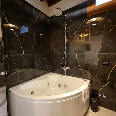 San Marco 3097 - Luxuryjacuzzi Apartmán Benátky