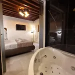 San Marco 3097 - Luxuryjacuzzi Apartment Venedig